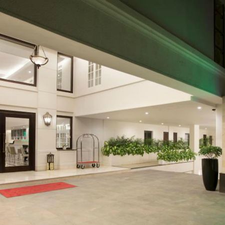 Hotel Santika Seminyak Екстериор снимка