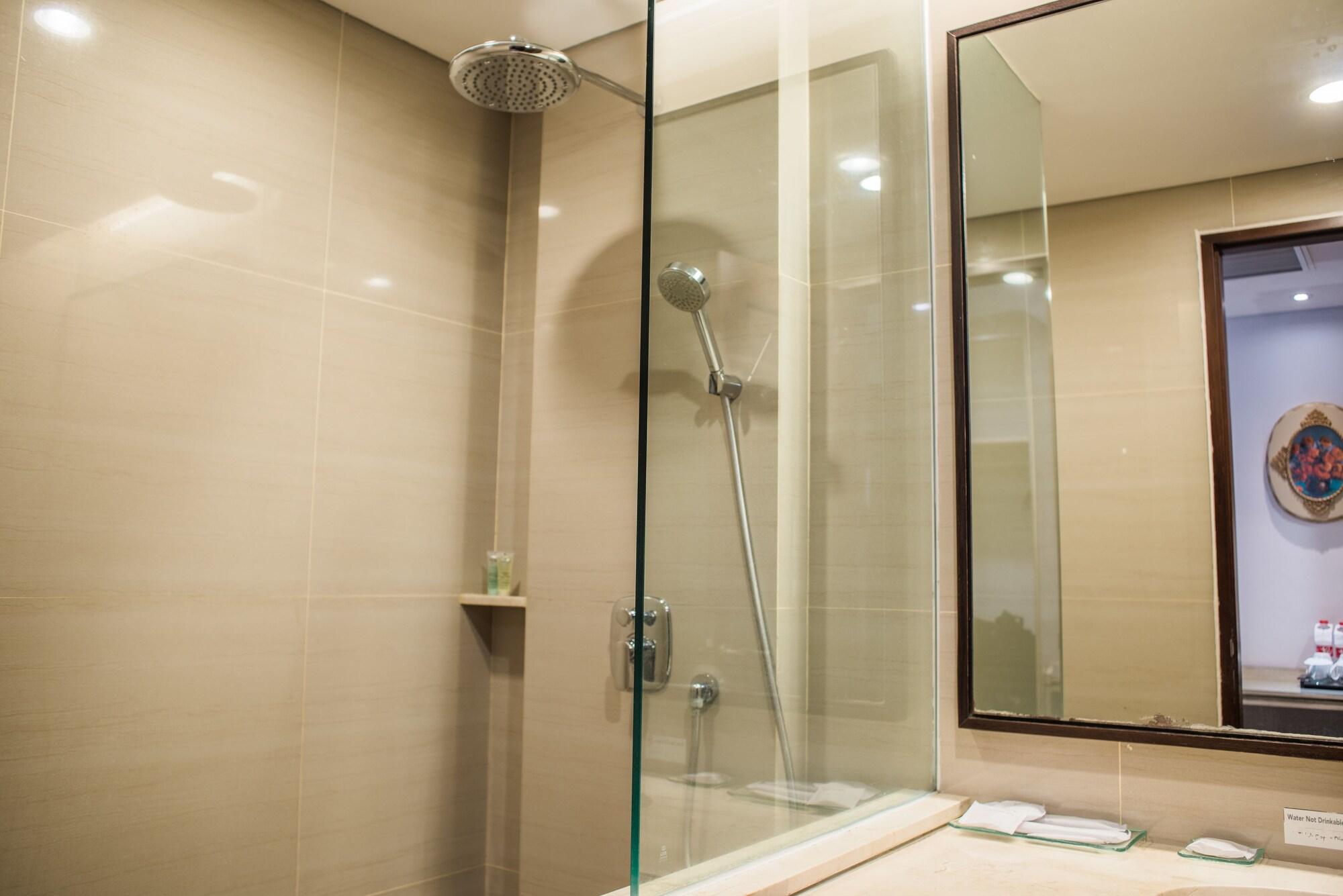 Hotel Santika Seminyak Екстериор снимка