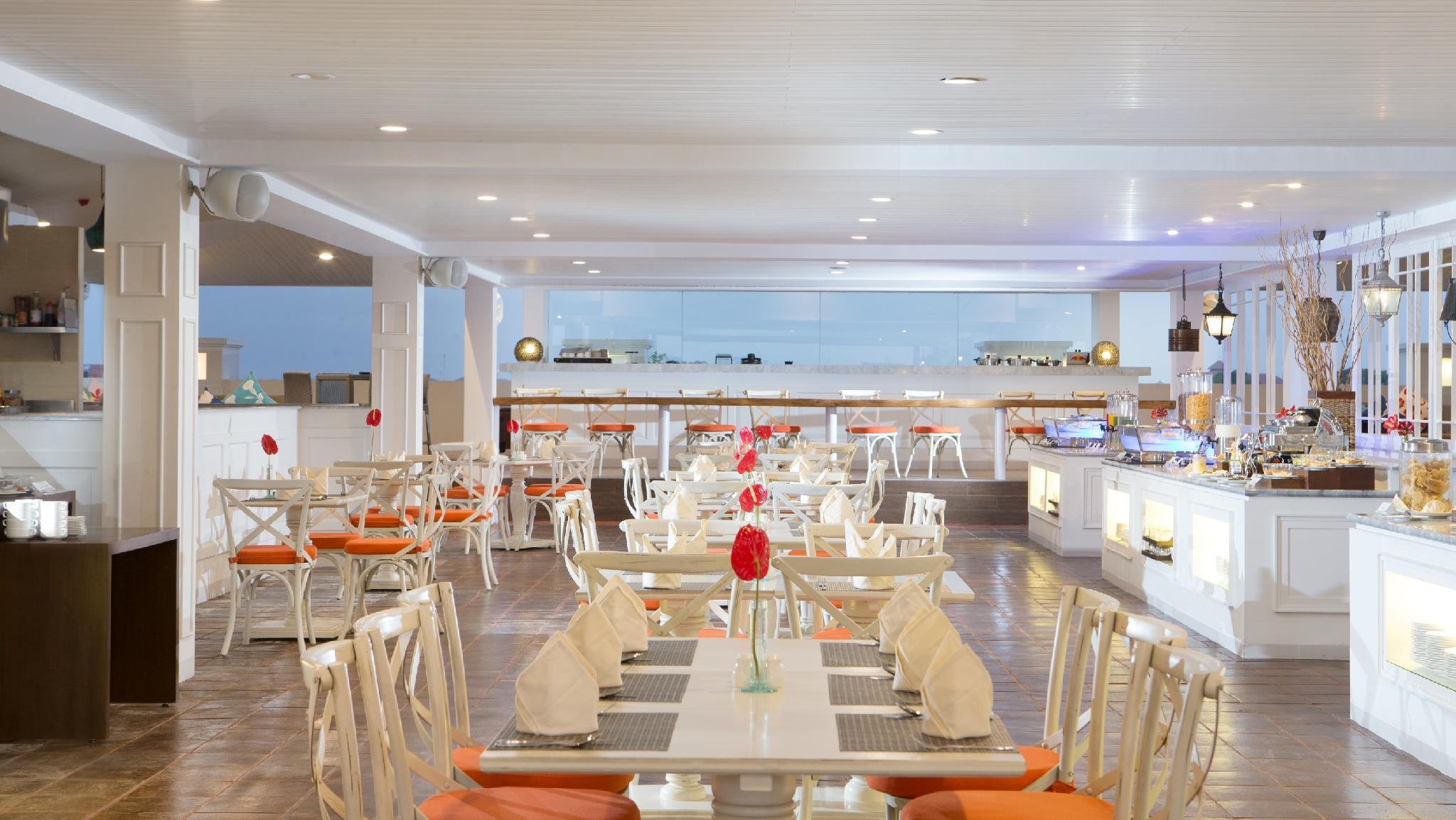 Hotel Santika Seminyak Екстериор снимка