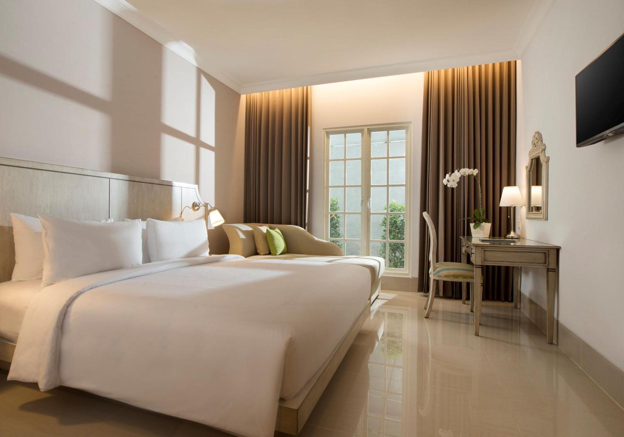 Hotel Santika Seminyak Екстериор снимка