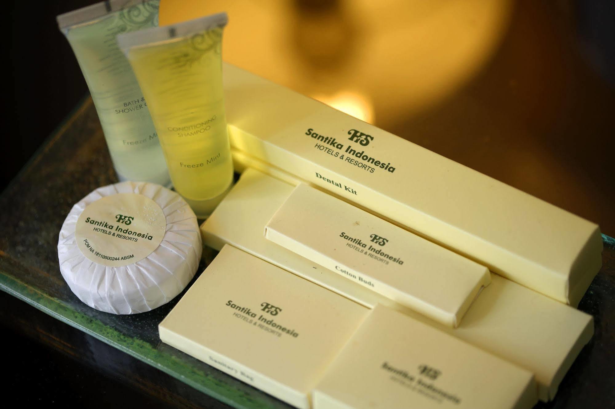 Hotel Santika Seminyak Екстериор снимка