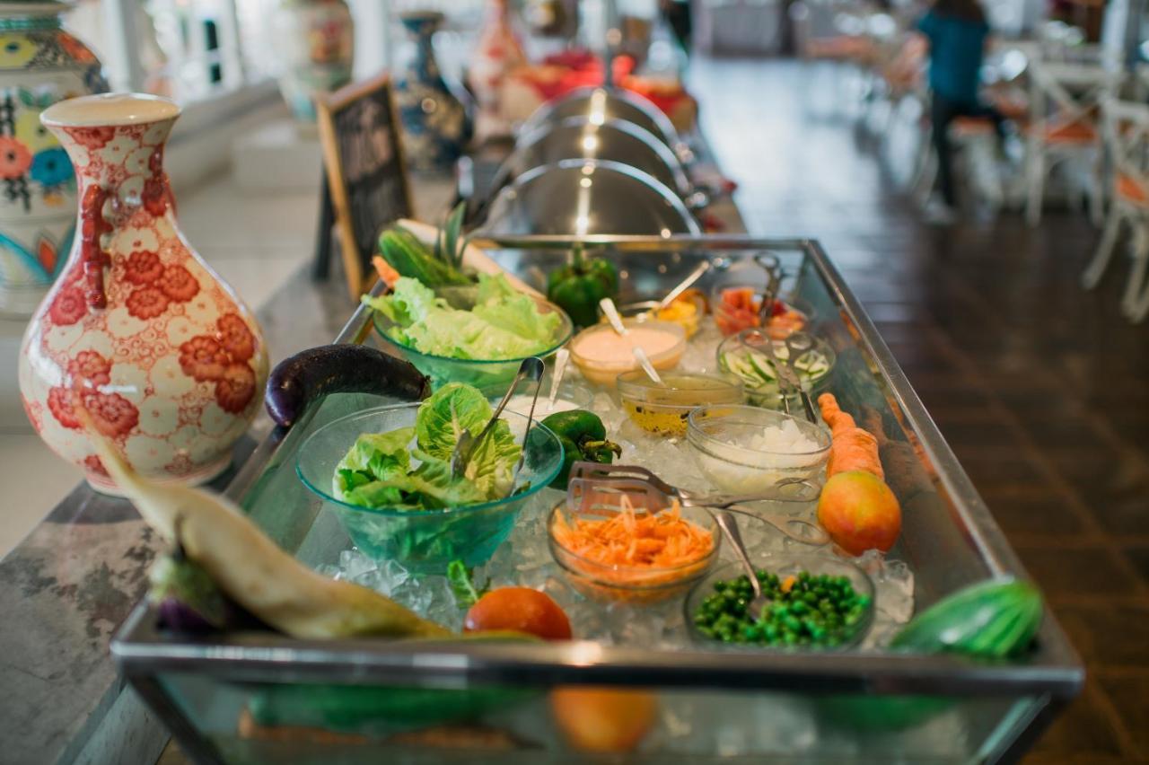 Hotel Santika Seminyak Екстериор снимка